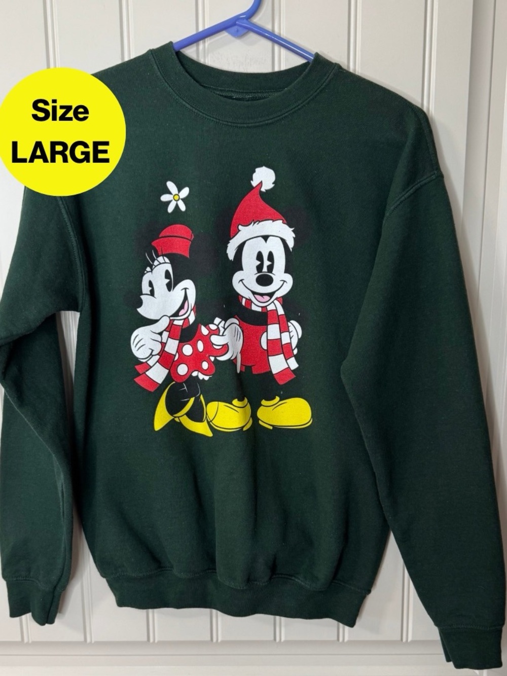 2/for $20 🪩 MICKEY & MINNIE Holiday Graphic Crewneck Sweatshirt (Women’s Large)